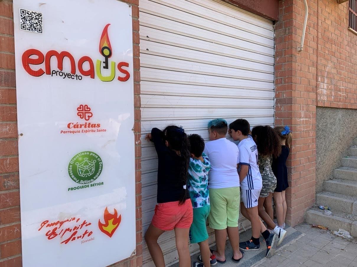 EMAÚS